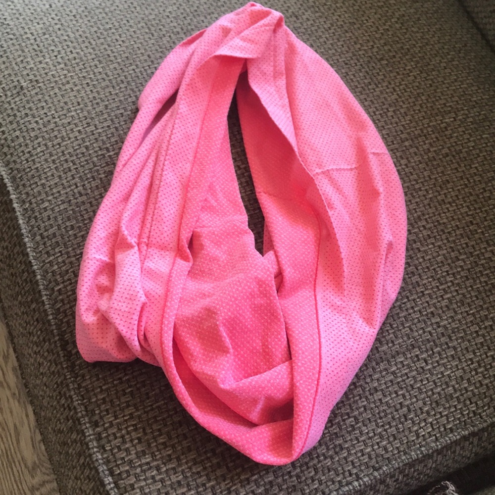 Fabletics Scarf